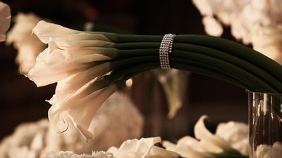 Elegant mini calla lily floral accents